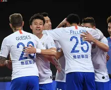 包含三年板凳，登顶冠军！卢骏如何从替补蜕变为清华冠军后卫？的词条